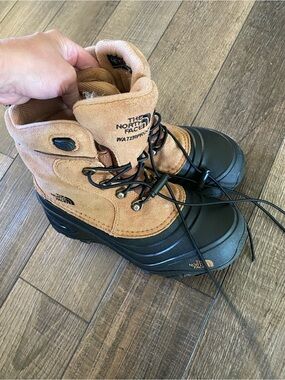 The North Face Youth Waterproof Brown and Black Winter Boots